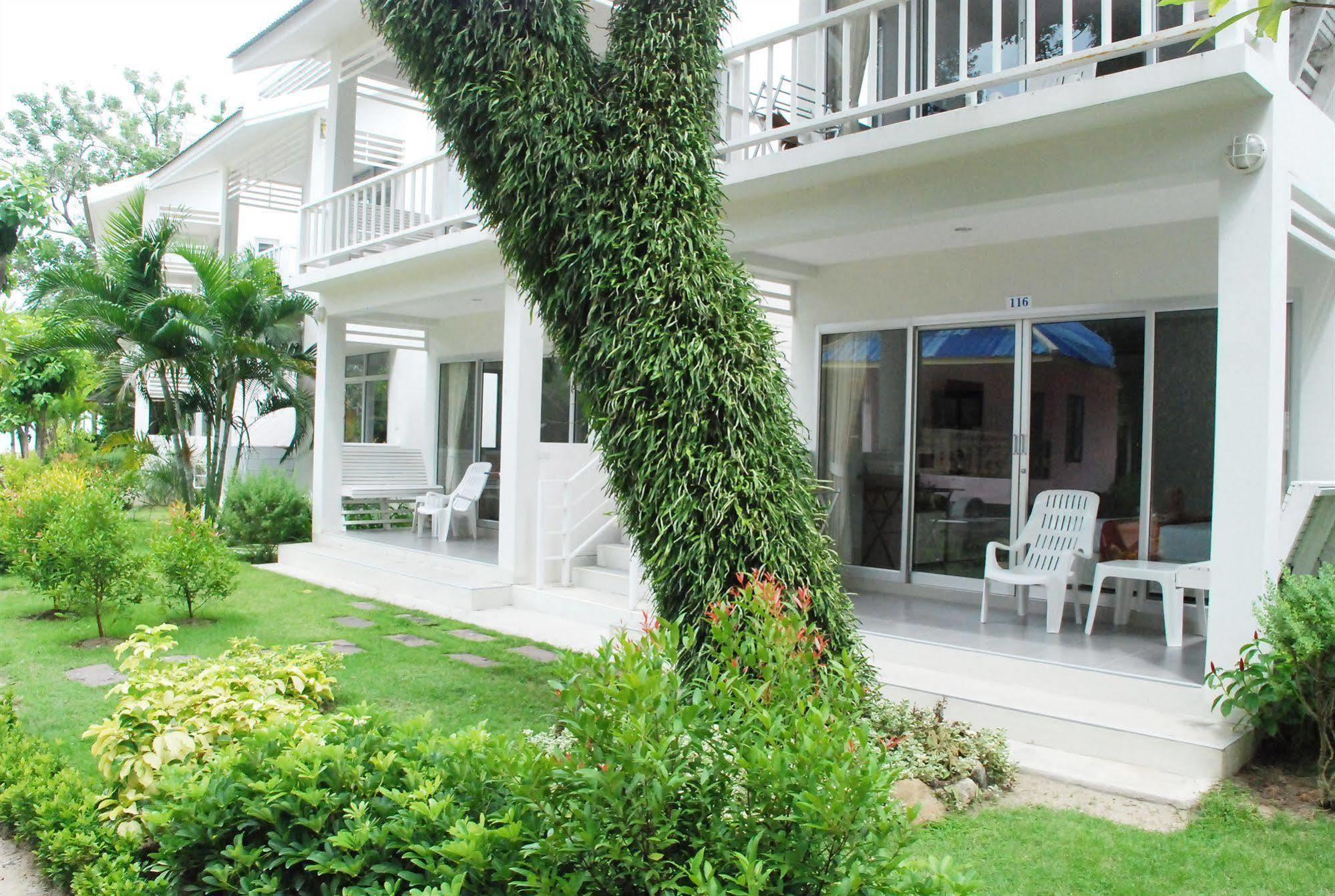 Amity Beach Resort Maret Luaran gambar