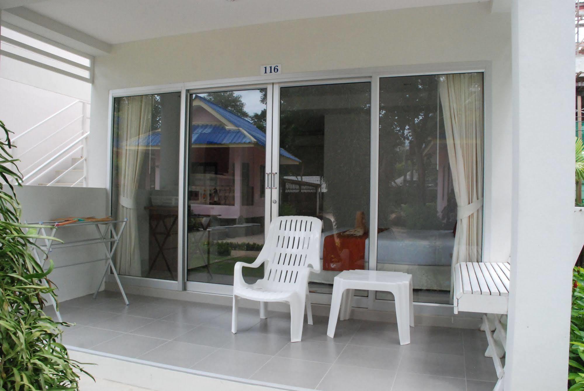 Amity Beach Resort Maret Luaran gambar