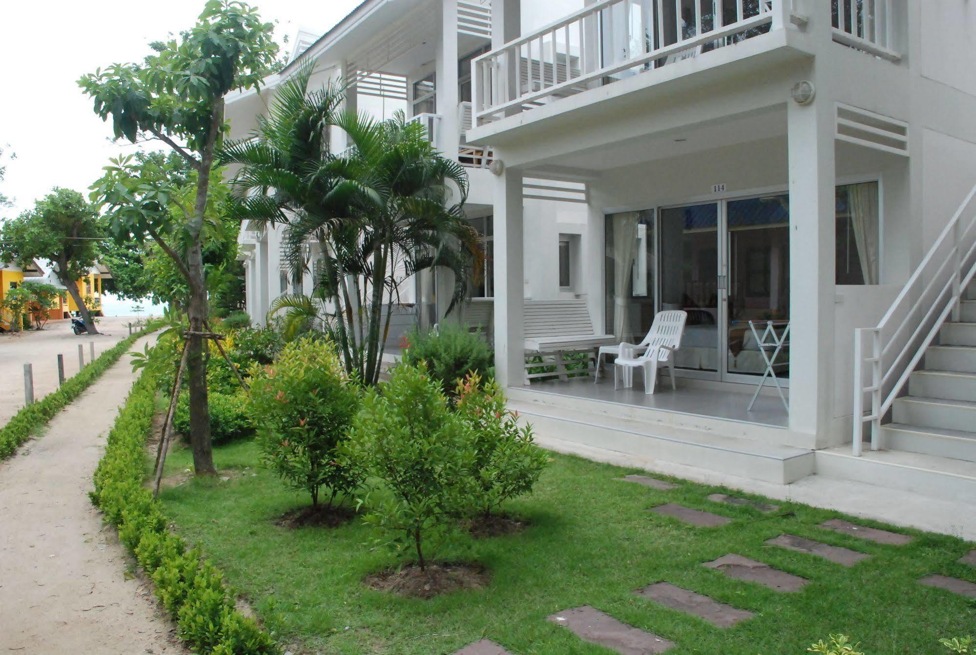 Amity Beach Resort Maret Luaran gambar