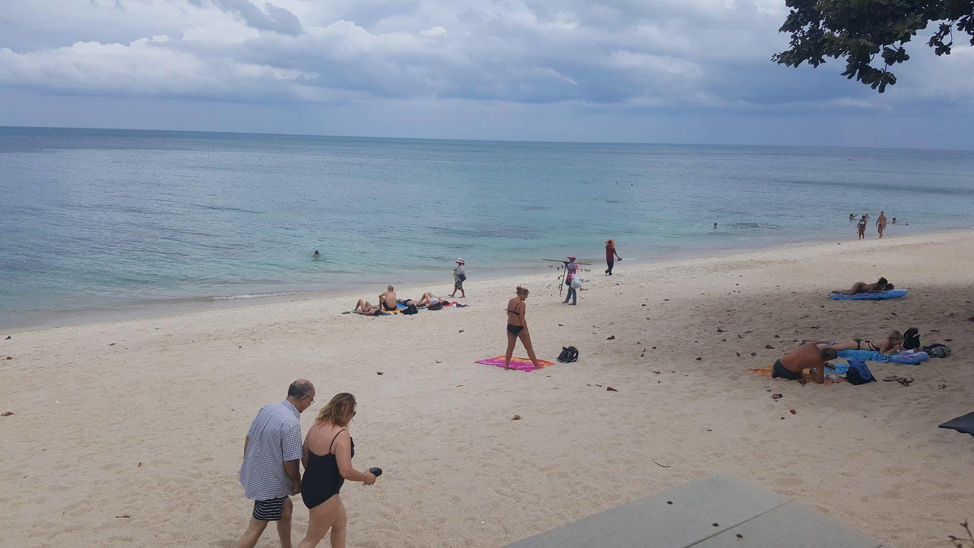 Amity Beach Resort Maret Luaran gambar