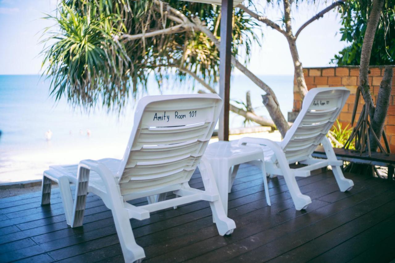 Amity Beach Resort Maret Luaran gambar