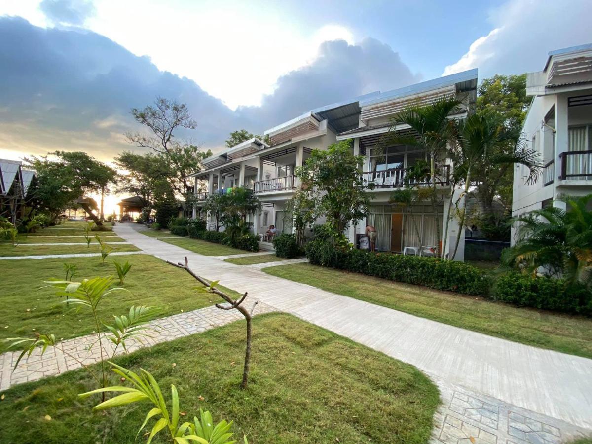 Amity Beach Resort Maret Luaran gambar